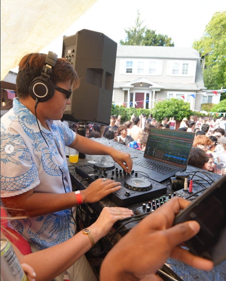 Asian Ferda behind the decks
